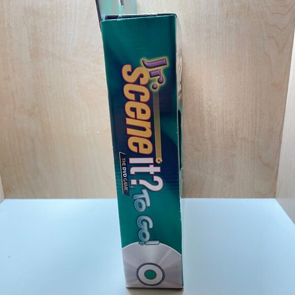 Jr. Scene It? To Go! The DVD Game - Movie Music TV & Sports Trivia - Picture 8 of 10